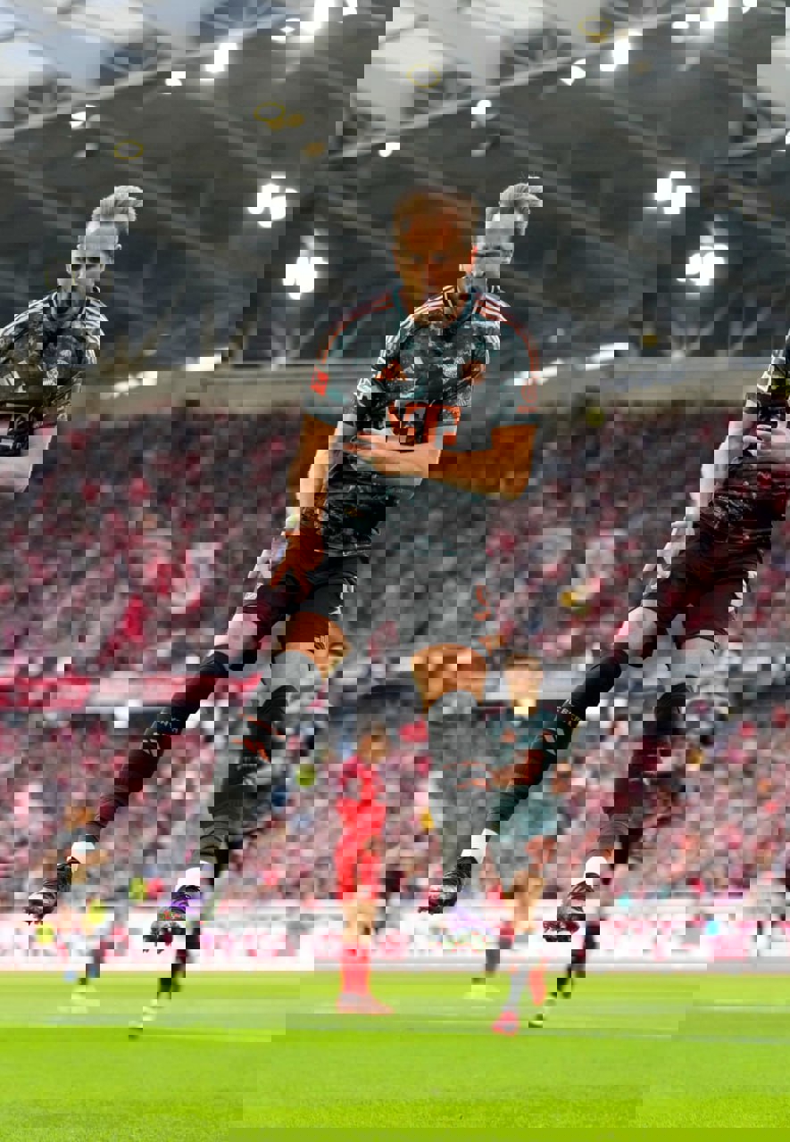 2139358