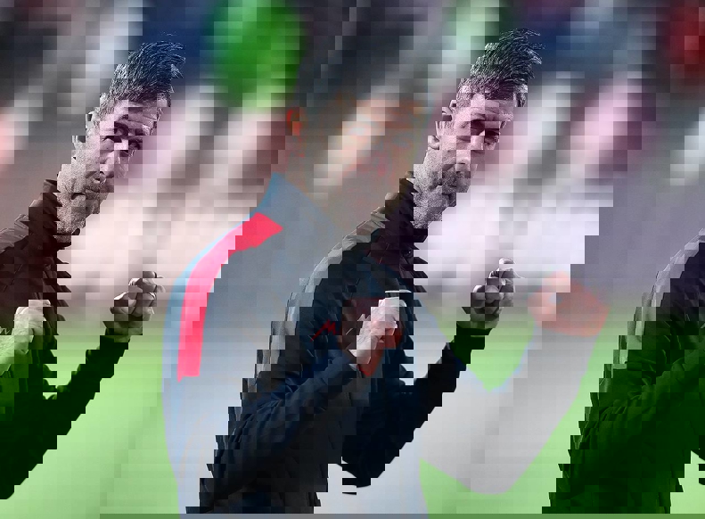 2139989