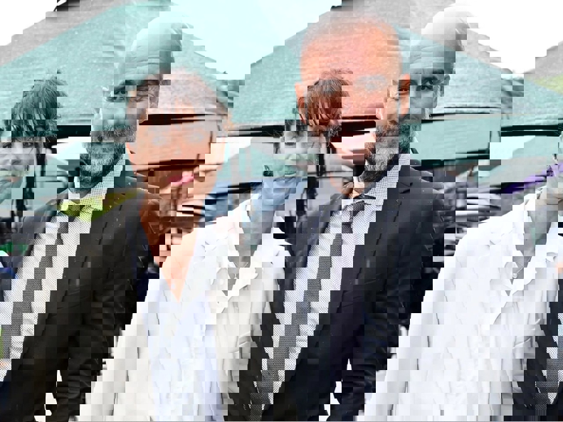 2141043