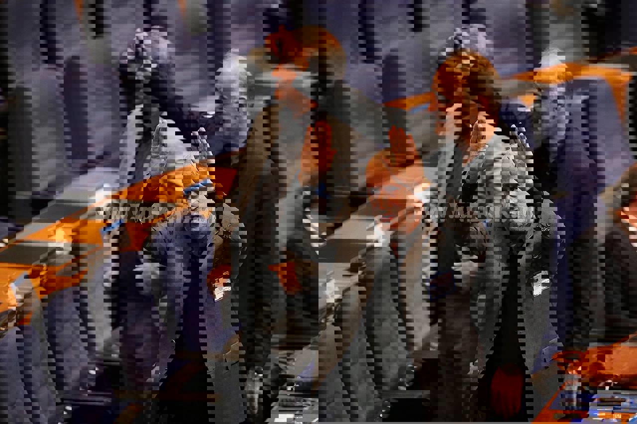 2141273