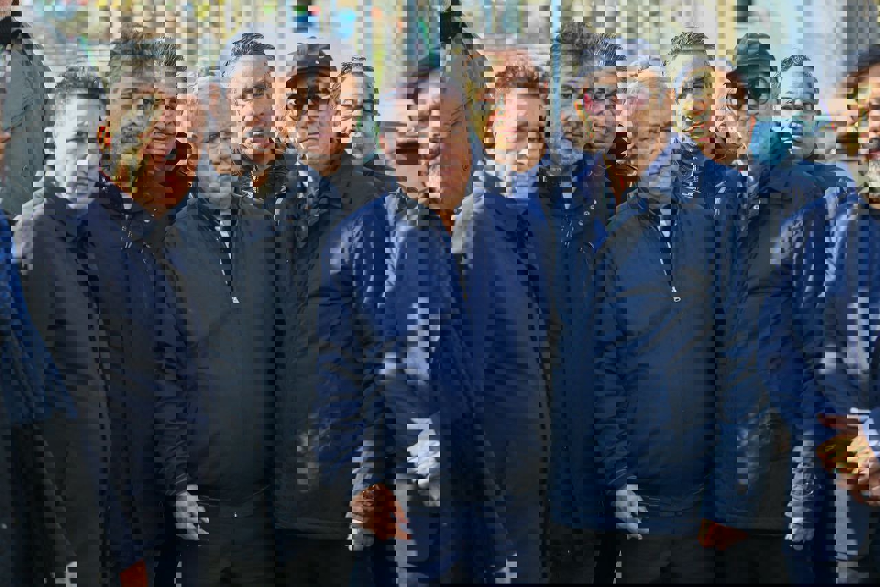 2143686