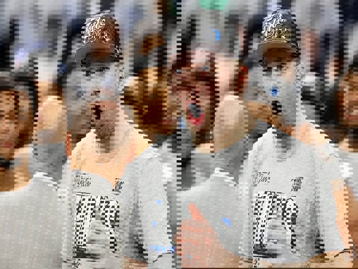 2143640