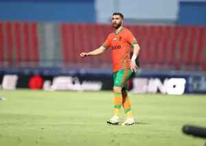 مدافع سابق استقلال راننده اتوبوس شد! (عکس)