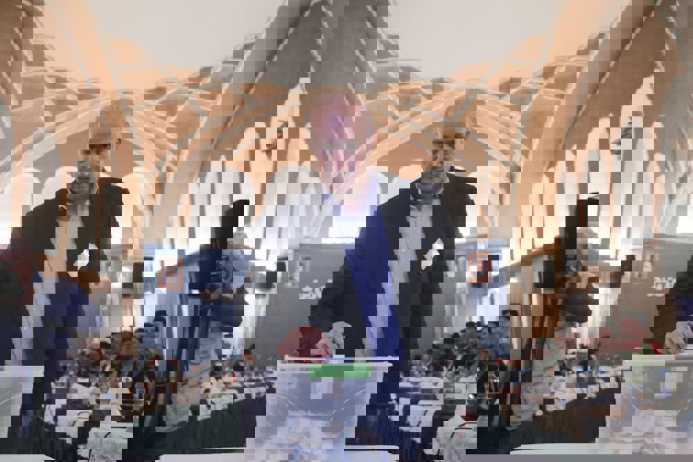 2146042