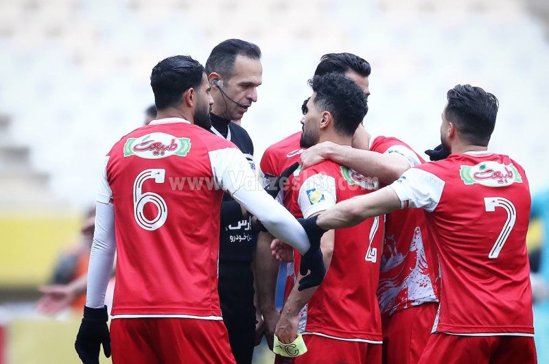 دو هوادار فقید، سوژه امروز پرسپولیس