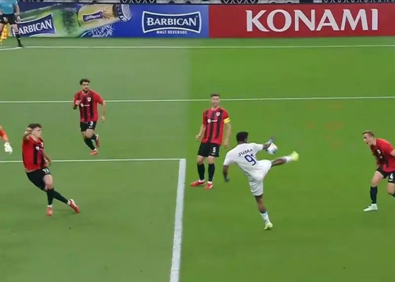 مهاجم استقلال فرصت سوزی کرد و تعویض شد!