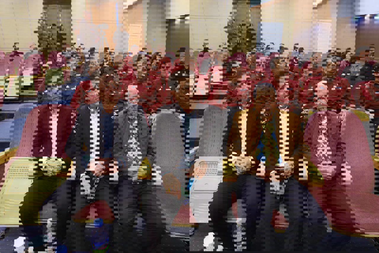 2154122