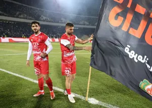 کری سنگین با کوبیدن پرچم پرسپولیس! 