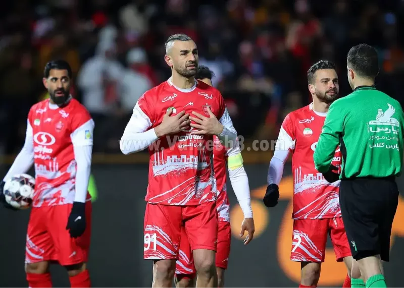 جدل پرسپولیسی‌ها بر سر پنالتی: توپ را از دورسون گرفتند!