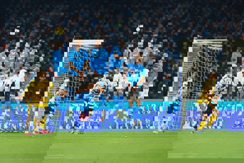 2156561