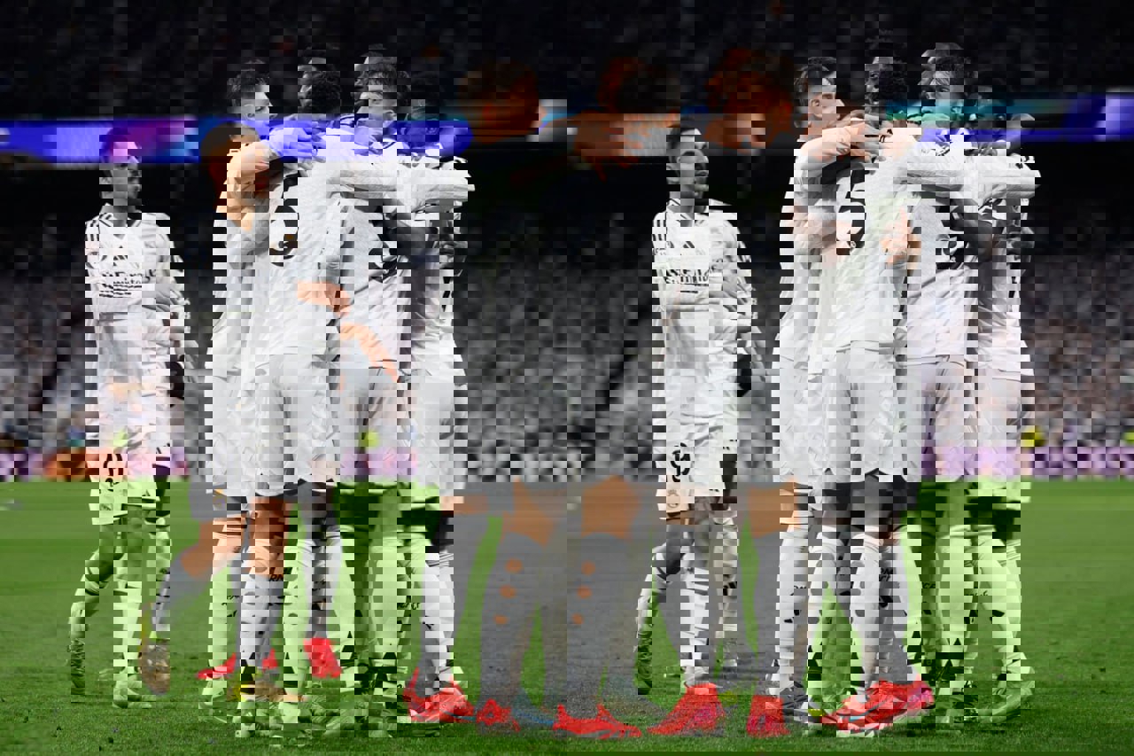 2156932