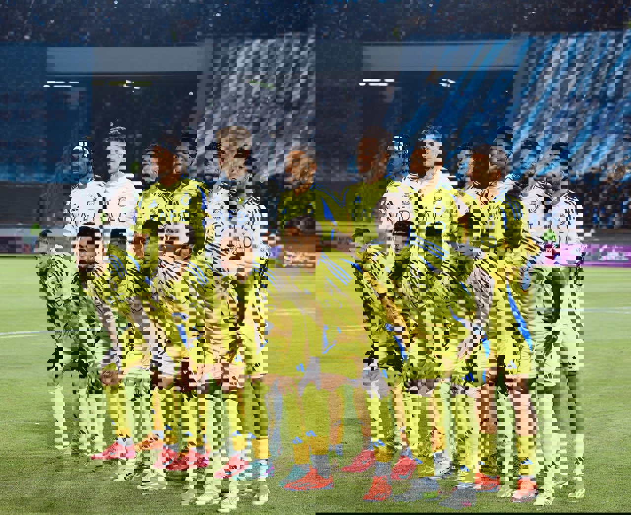 2156856