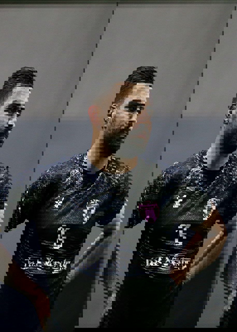 2157084