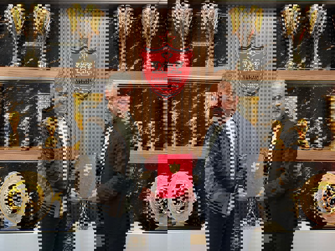 2157104