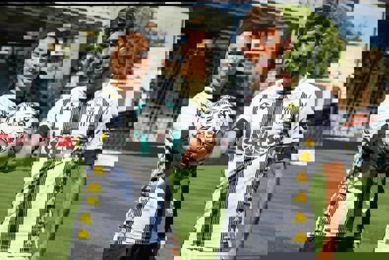 2157818