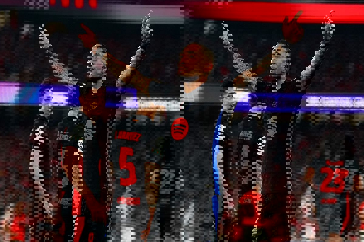 2157949