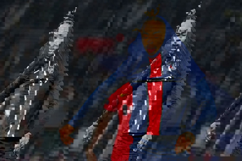 2157896
