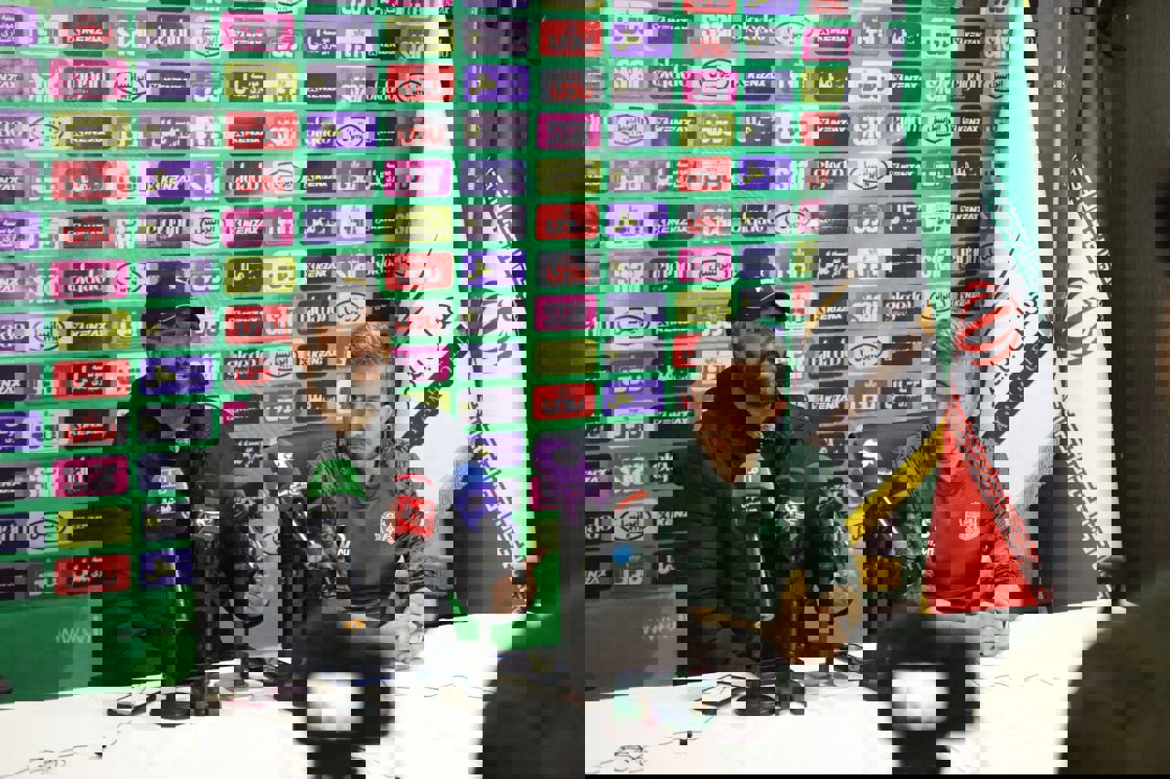 2158047