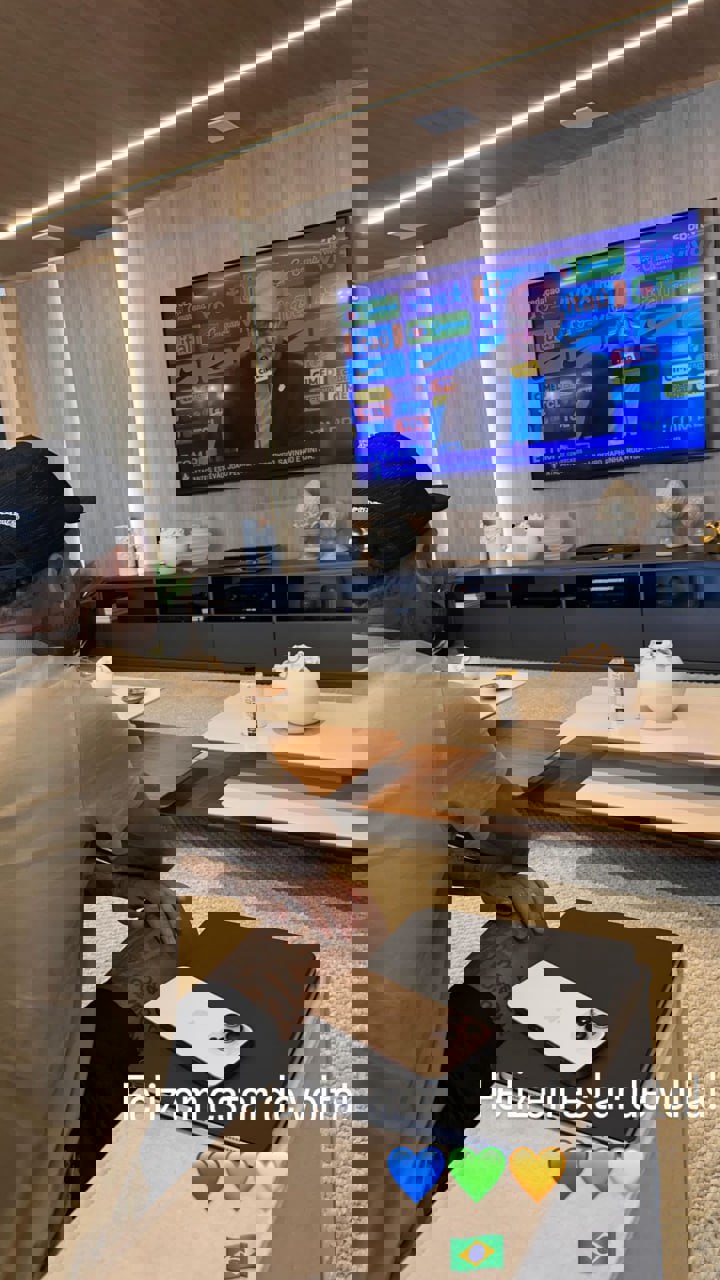 2158027