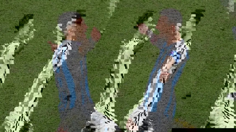 2158359