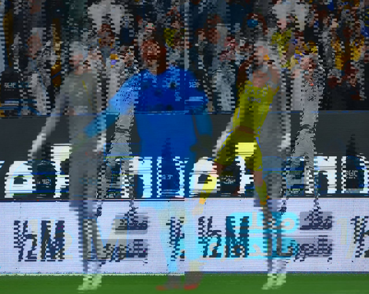 2158557