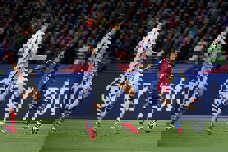 2160365