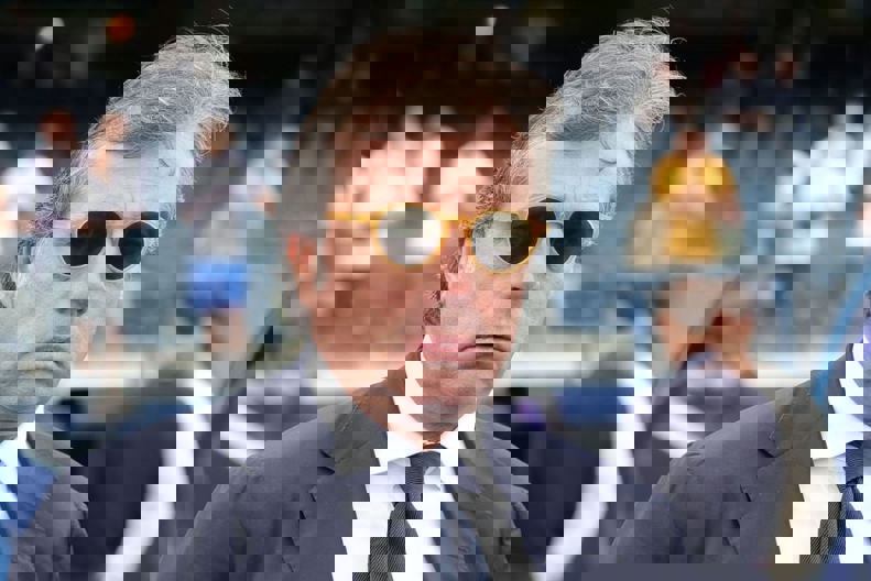 2160208