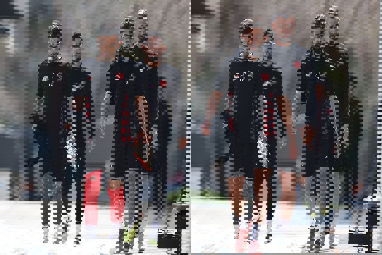 2160233