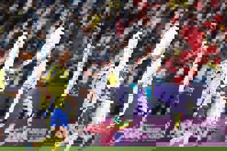 2160165