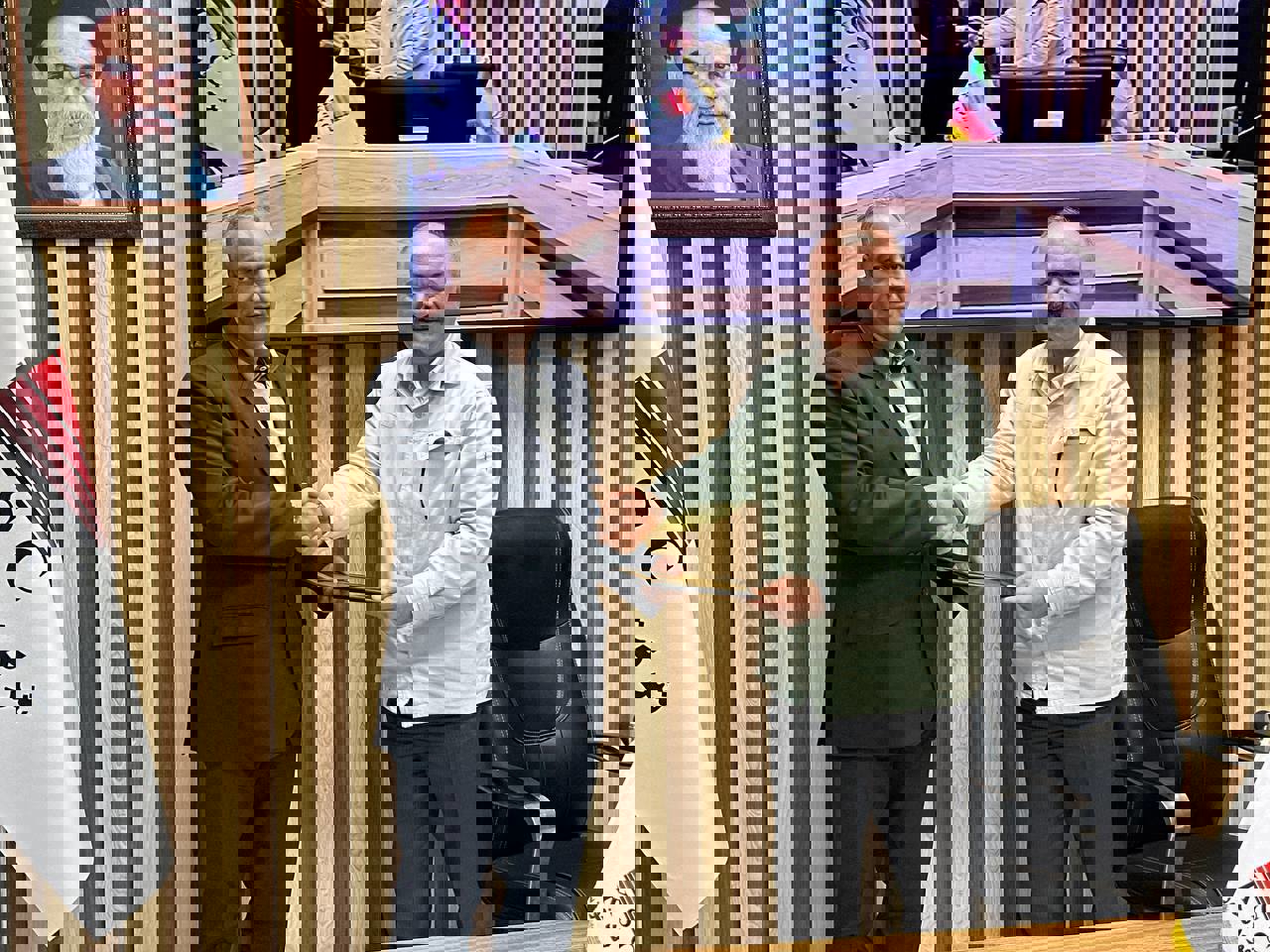 2160538