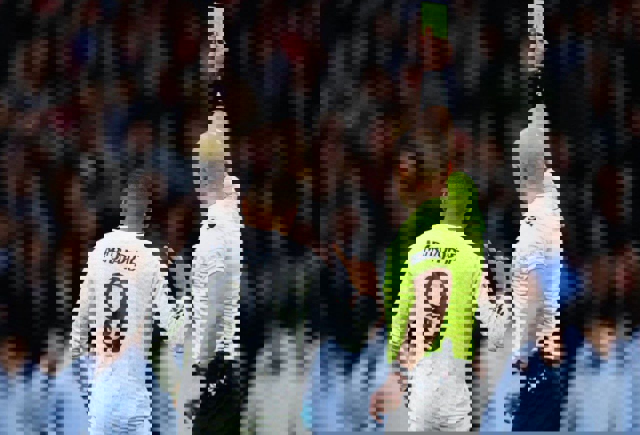 2160952