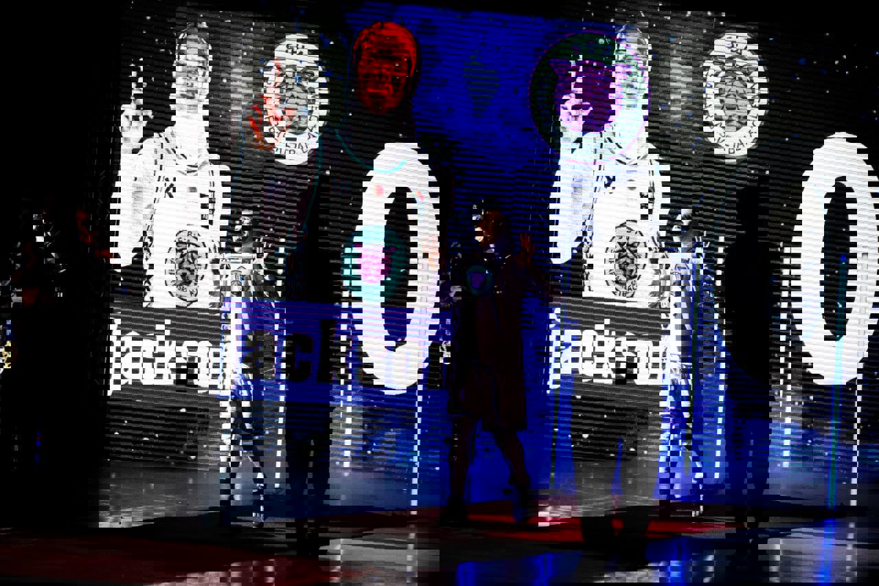 2161051