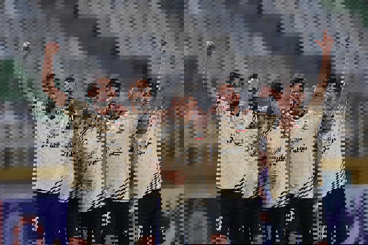 2161164