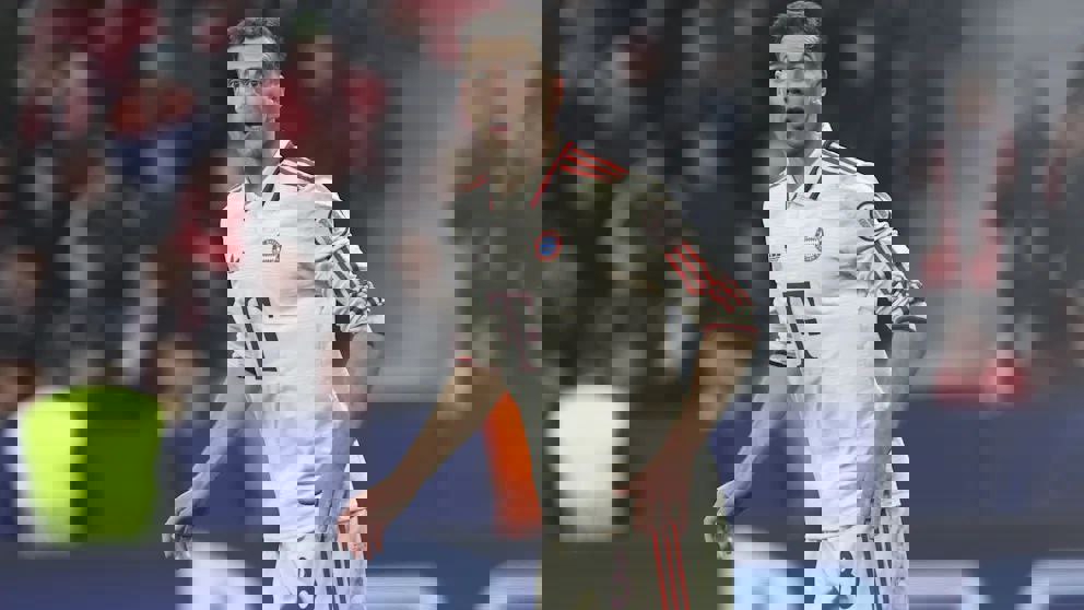 2161600