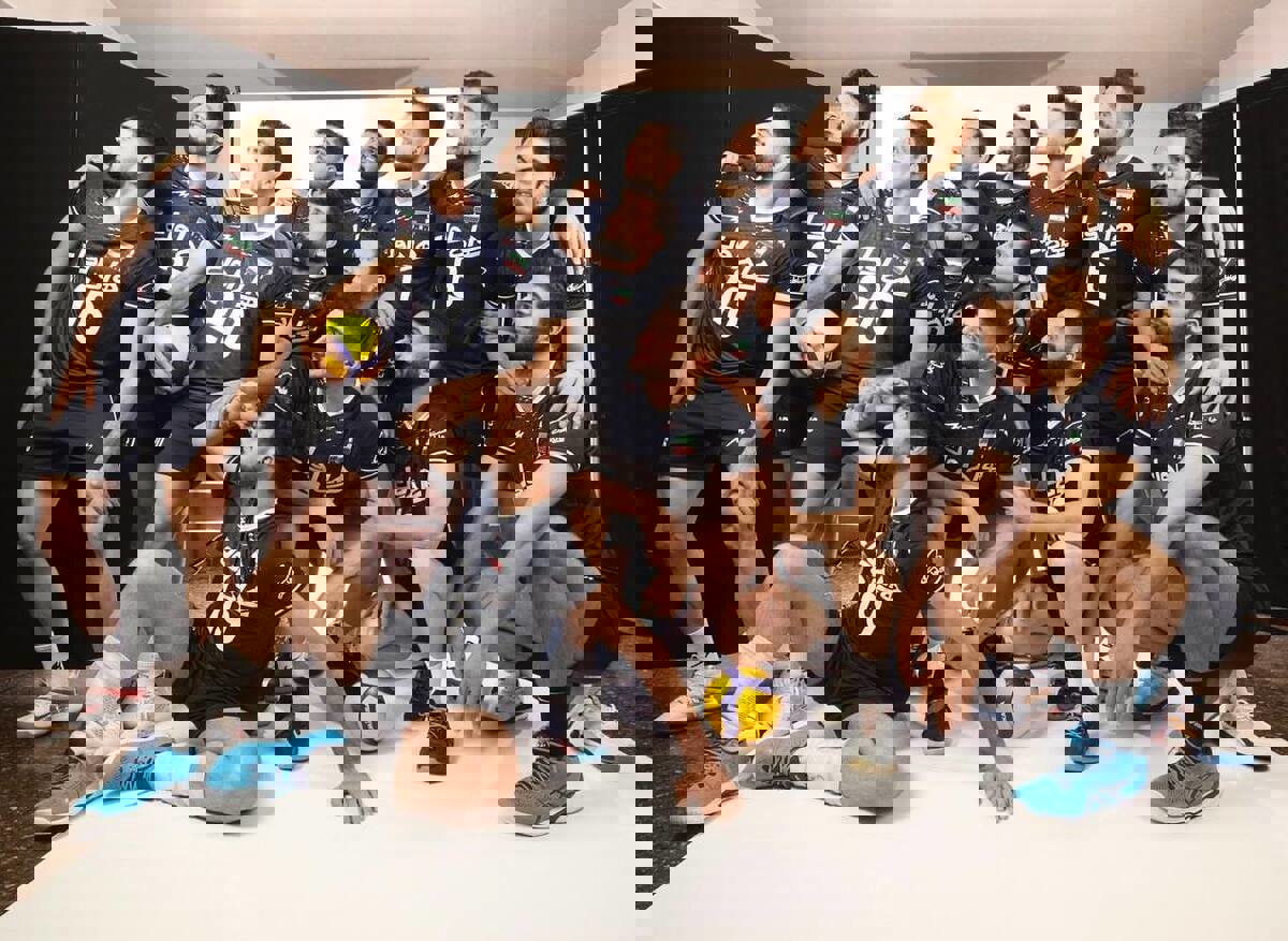 2161296