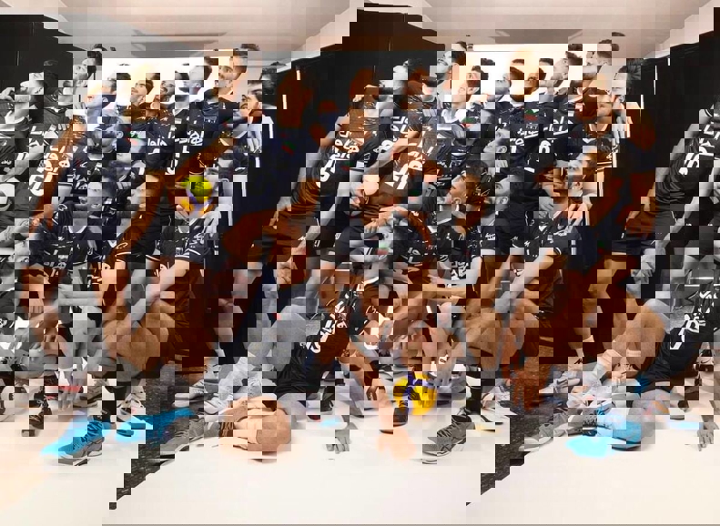 2161296