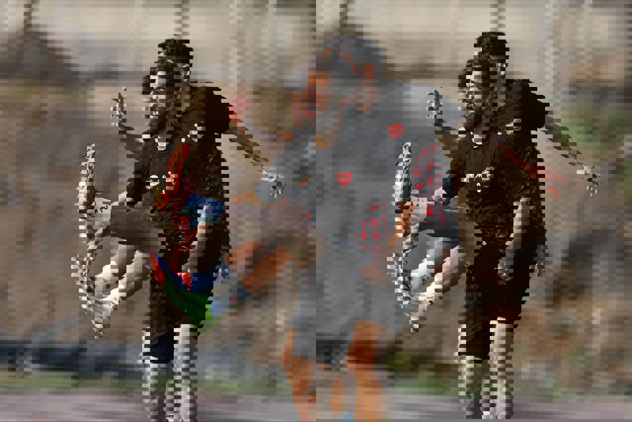 2161302