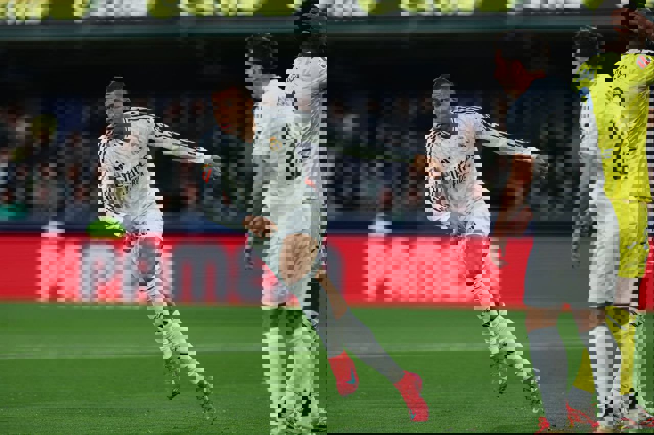 2161912