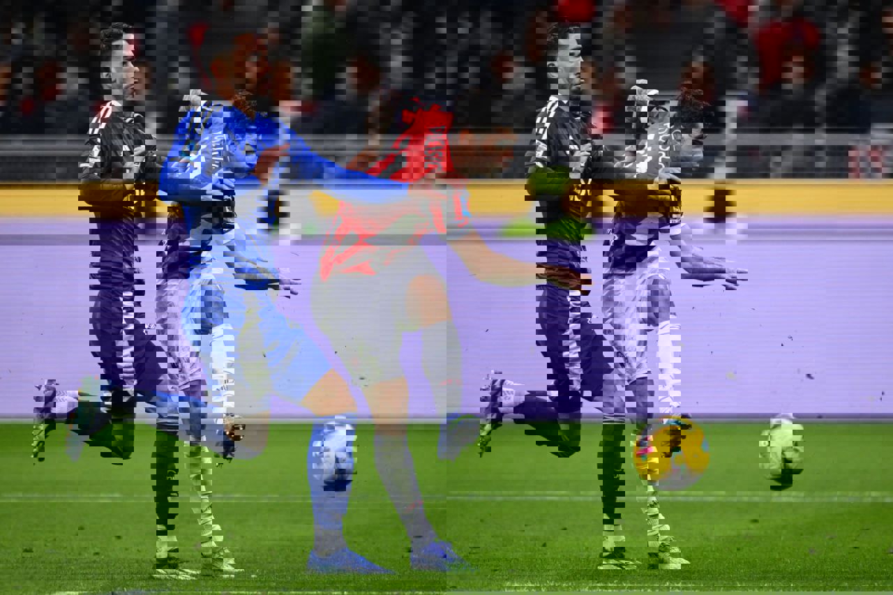 2161906