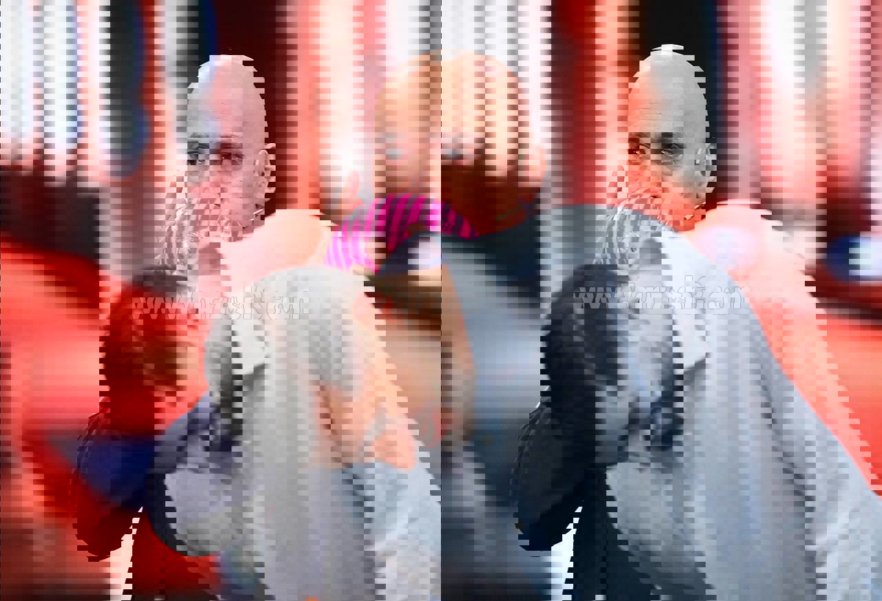 2162498