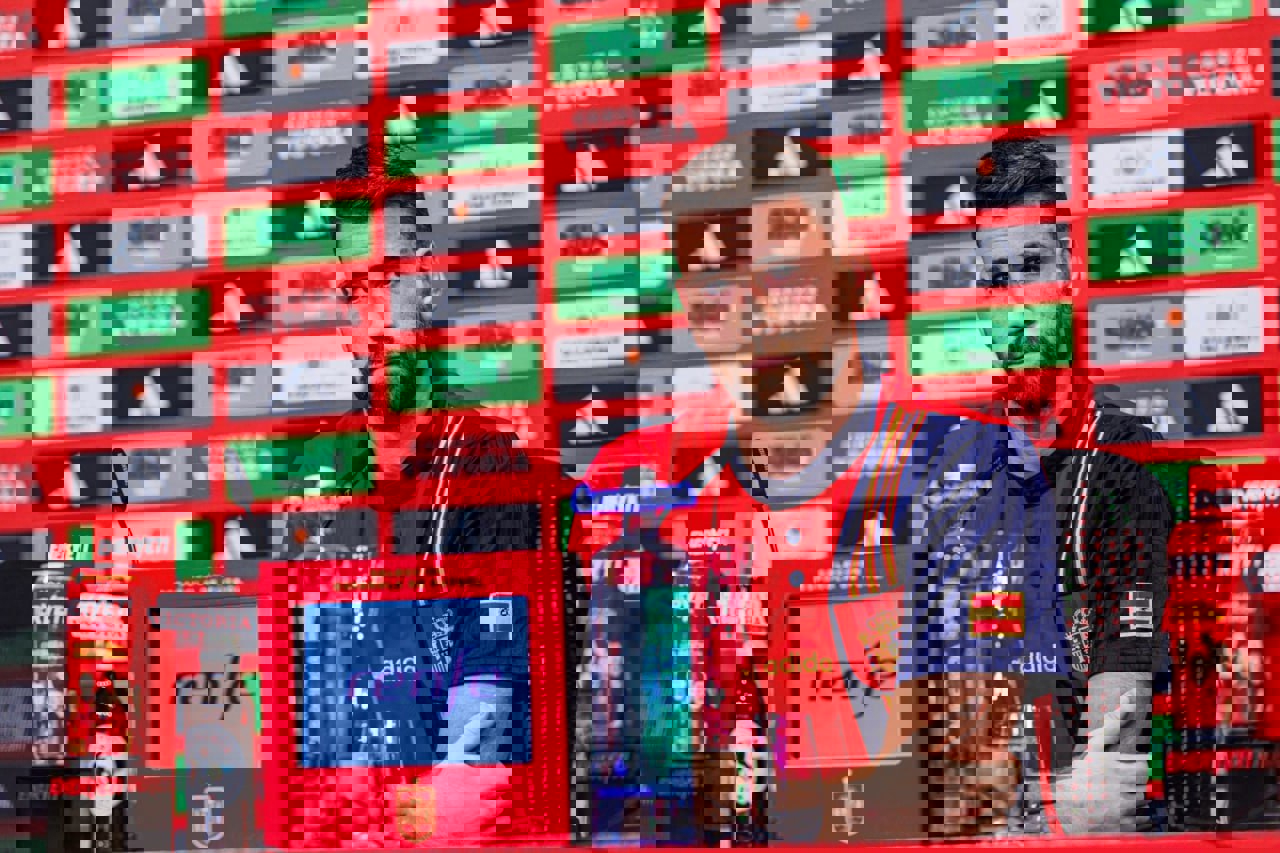 2162936
