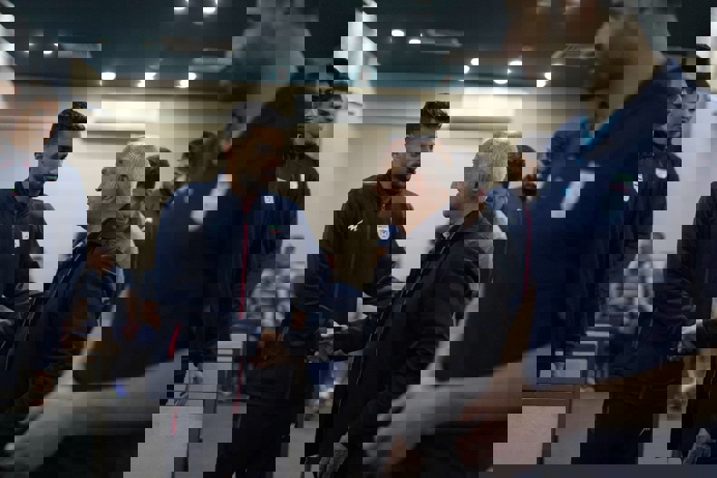 2163204