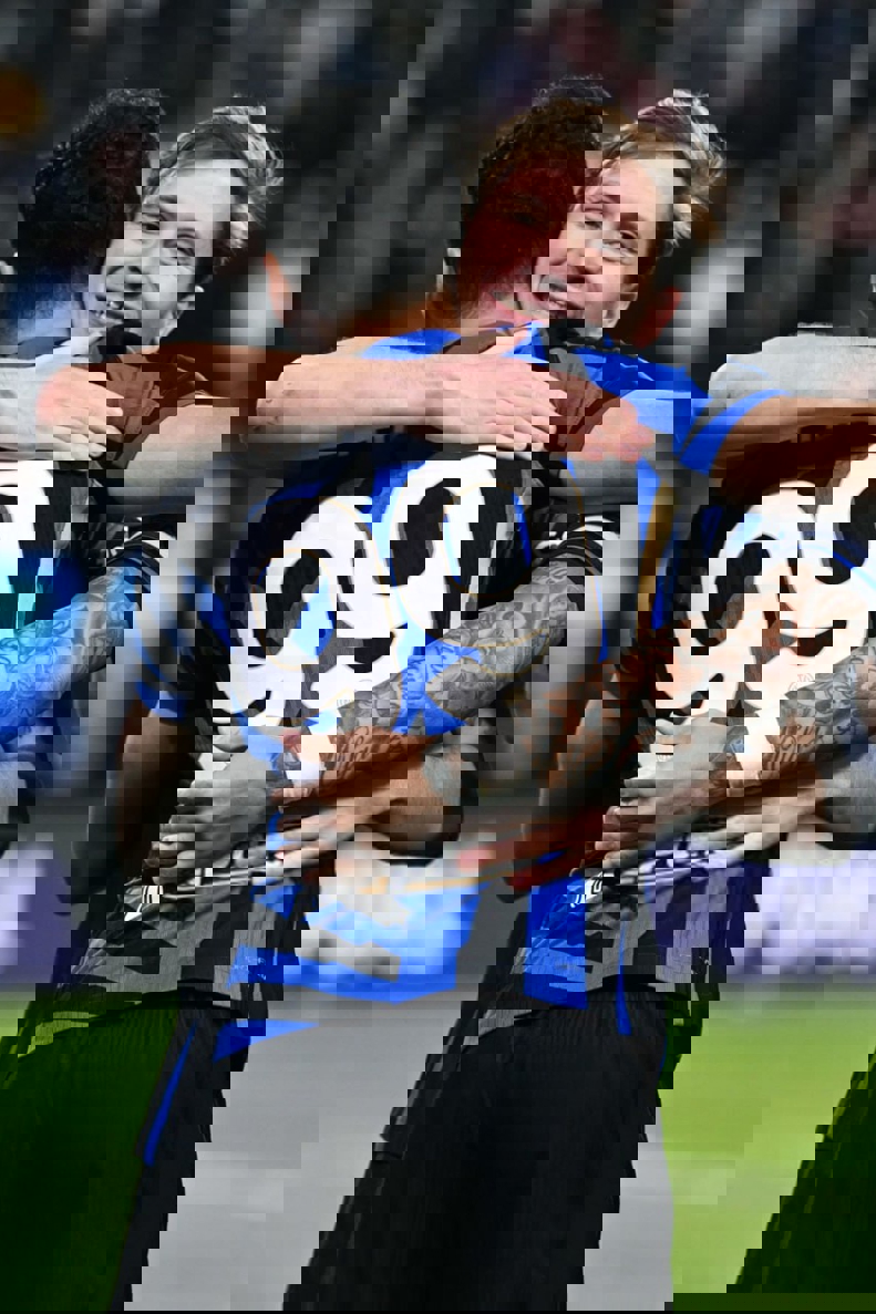 2163221