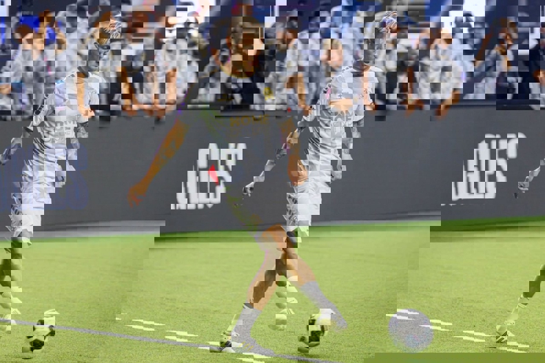 2163244