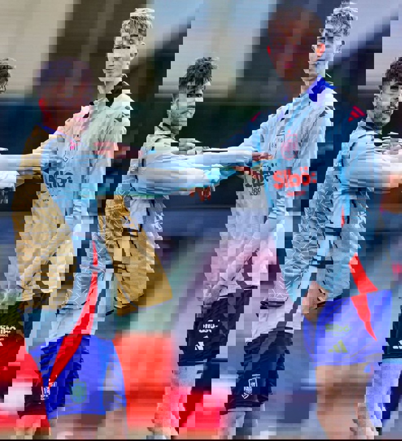 2163299