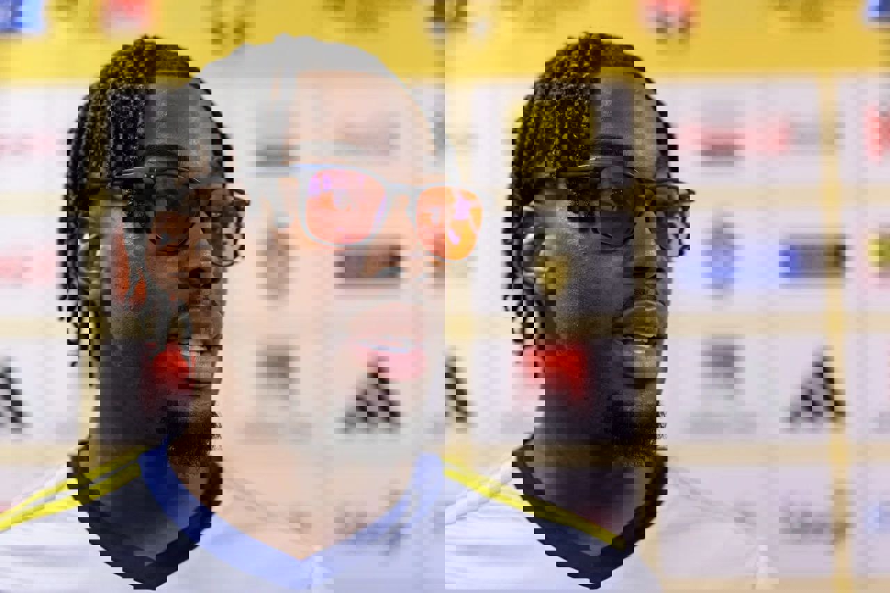 2163326
