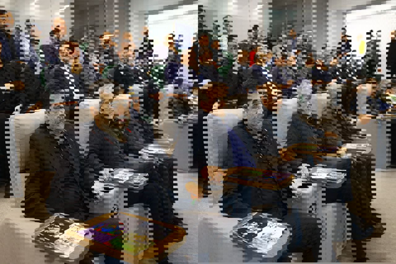 2163837