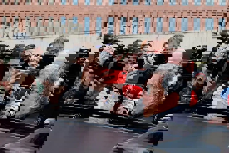 لاپورتا گیت - پرونده رئوس 2/ اکران مستند کلاهبرداری رئیس بارسلونا! 3
