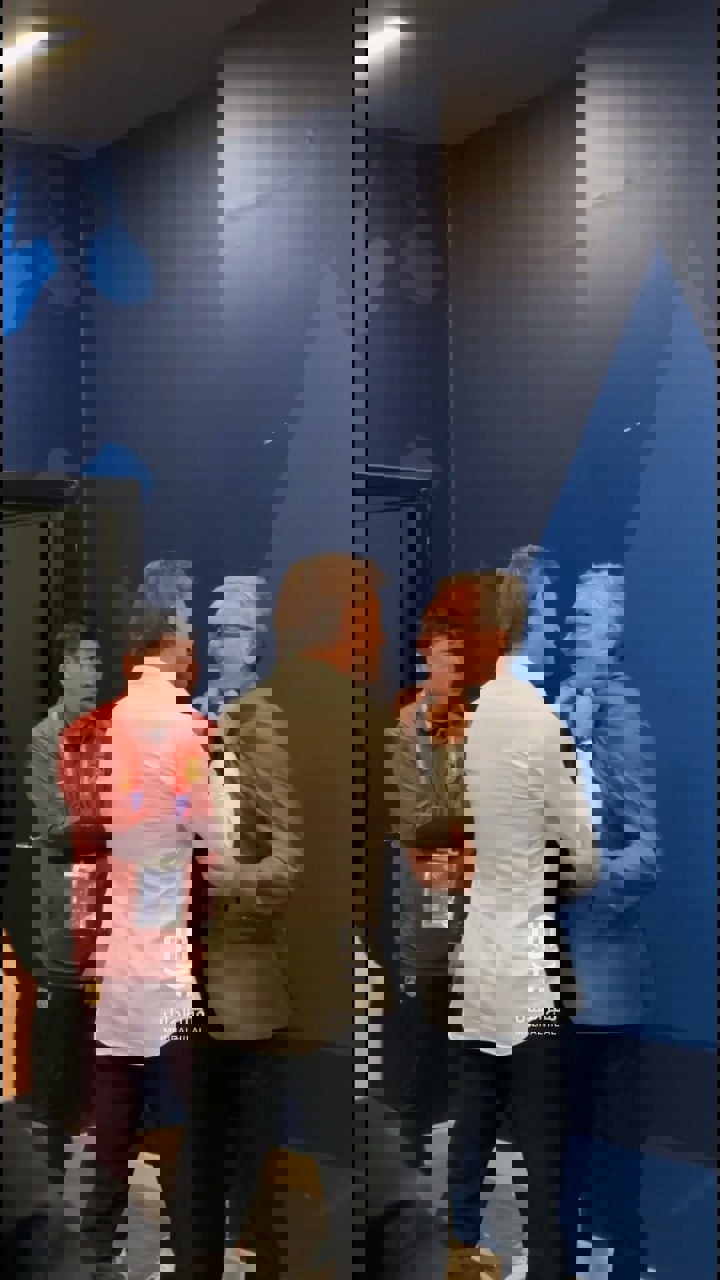 2163898