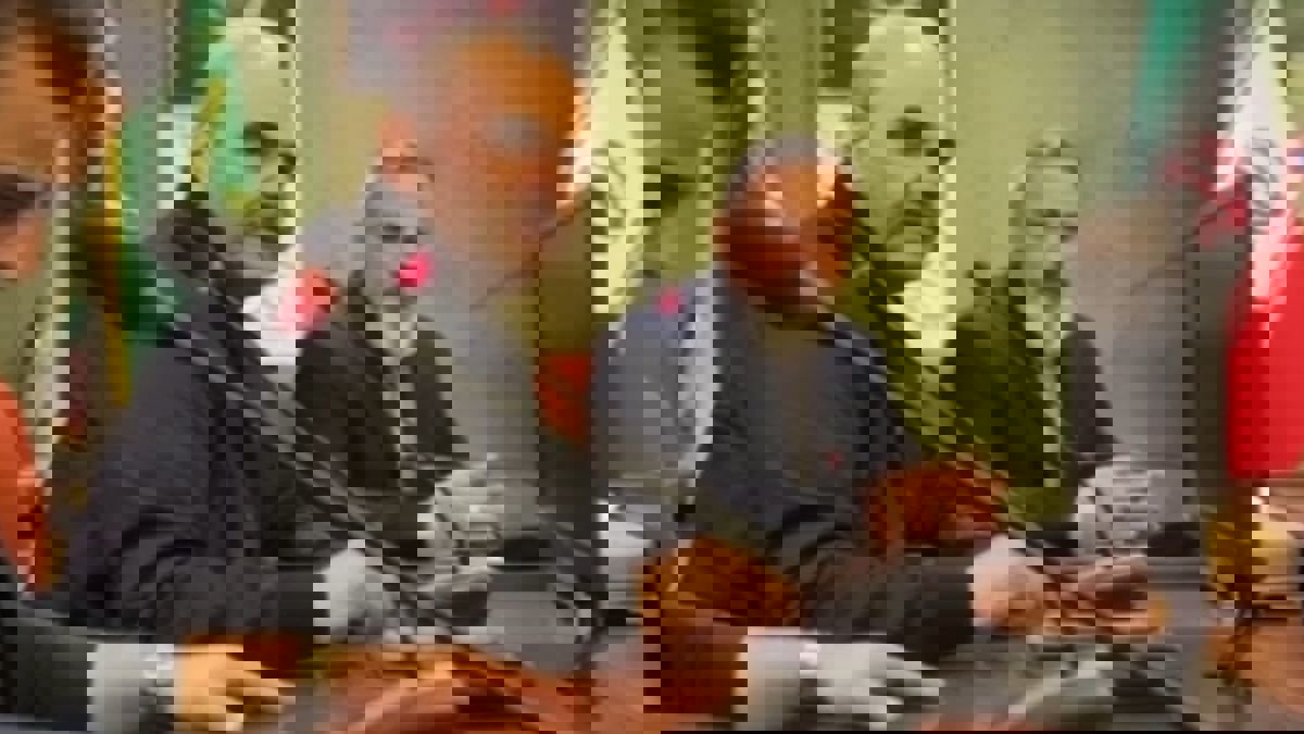 2165923